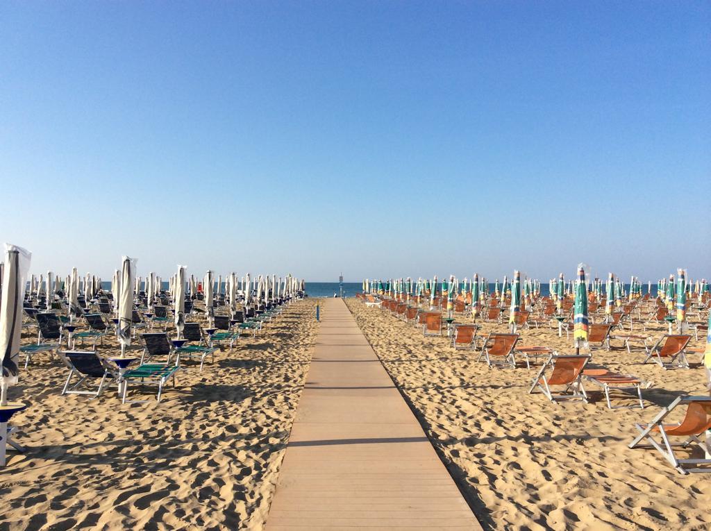 Appartamenti Casa Del Mare Bibione Bagian luar foto